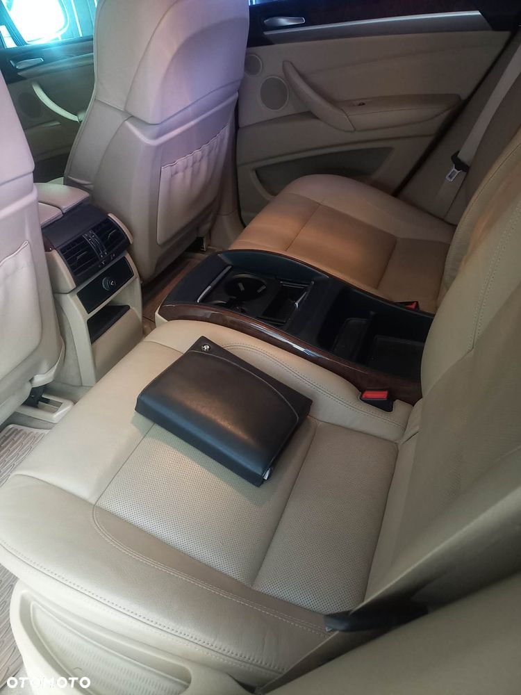BMW X6 - 10