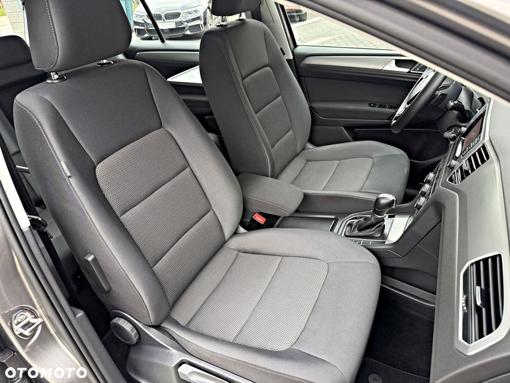 Volkswagen Golf 1.4 TSI BMT Comfortline DSG - 26