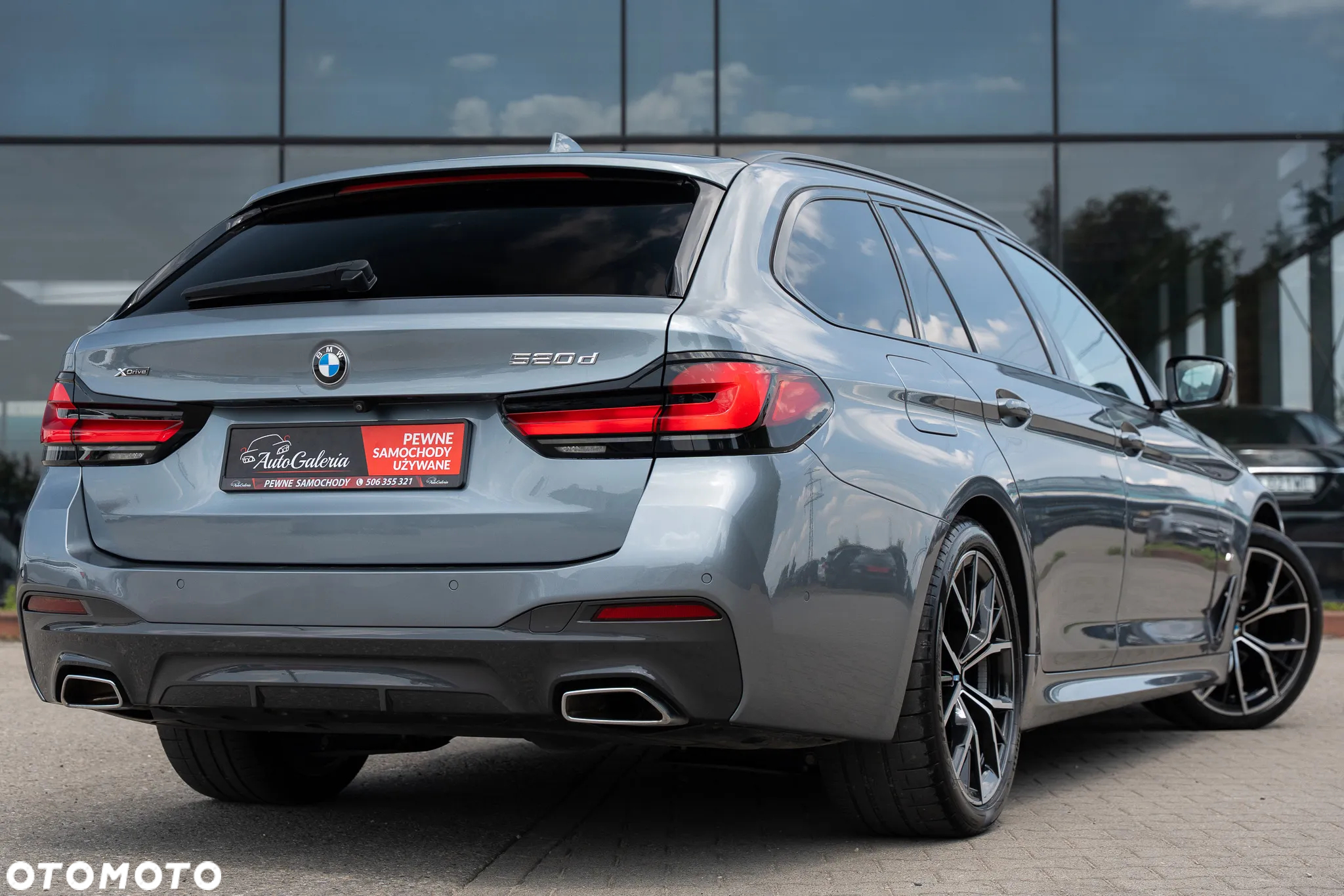 BMW Seria 5 520d xDrive Touring M Sport Edition - 9