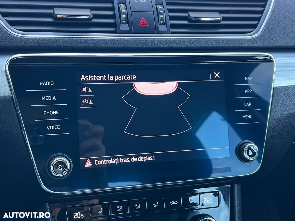 Skoda Superb 2.0 TDI DSG Ambition - 29