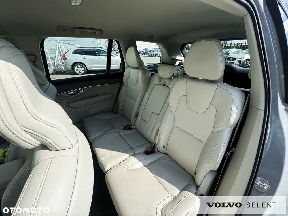 Volvo XC 90 - 32