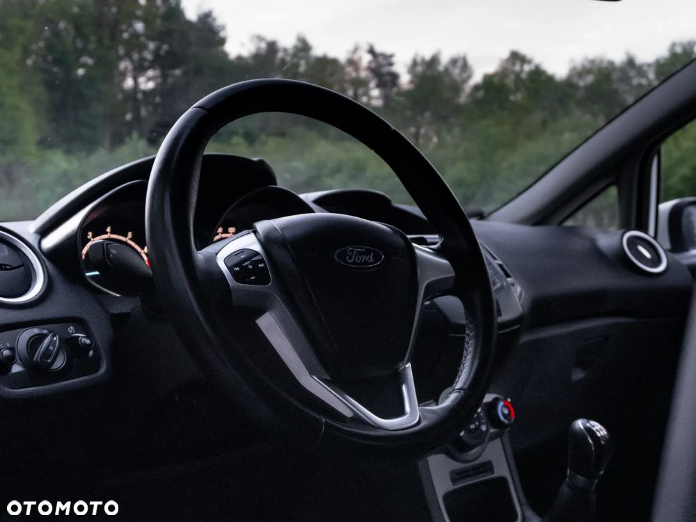Ford Fiesta 1.25 Celebration - 13
