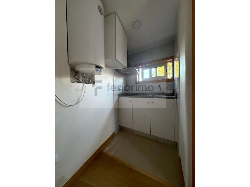 ANDAR MORADIA T1 | RÉS-DO-CHÃO COM TERRAÇO | AZURÉM - Grande imagem: 2/6