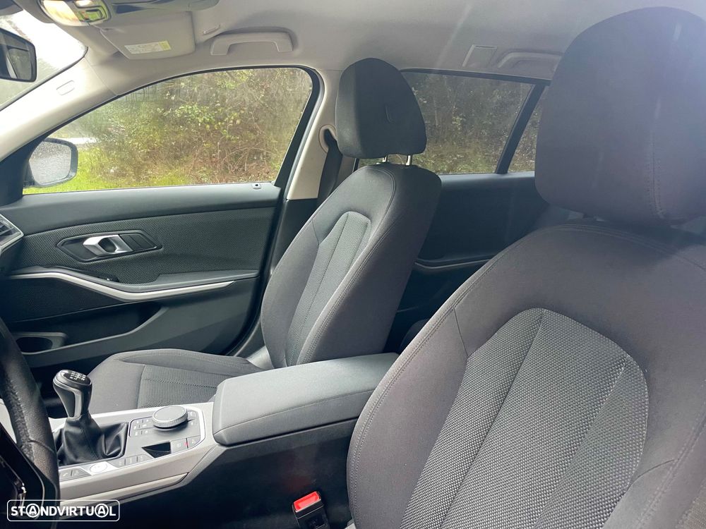 BMW 318 d Line Sport - 17