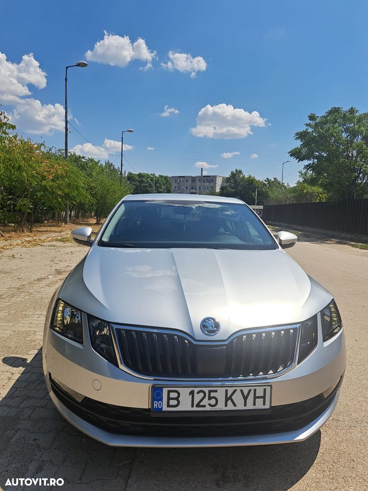 Skoda Octavia Combi Diesel 1.6 TDI Style - 1