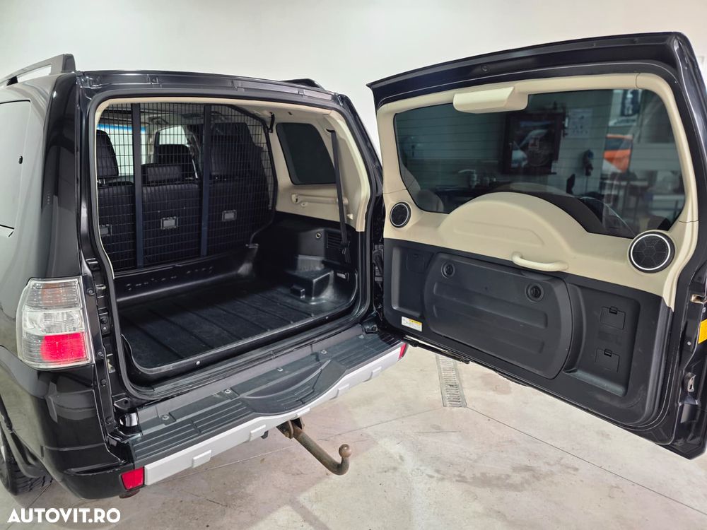 Mitsubishi Pajero 3.2 DI-D Instyle - 21