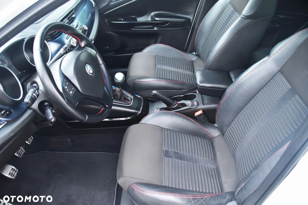 Alfa Romeo Giulietta 1.4 TB 16V Multiair Collezione - 6