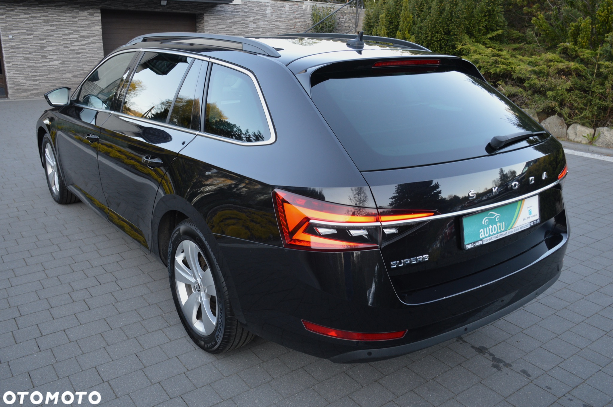 Skoda Superb 2.0 TDI SCR Sportline DSG - 4
