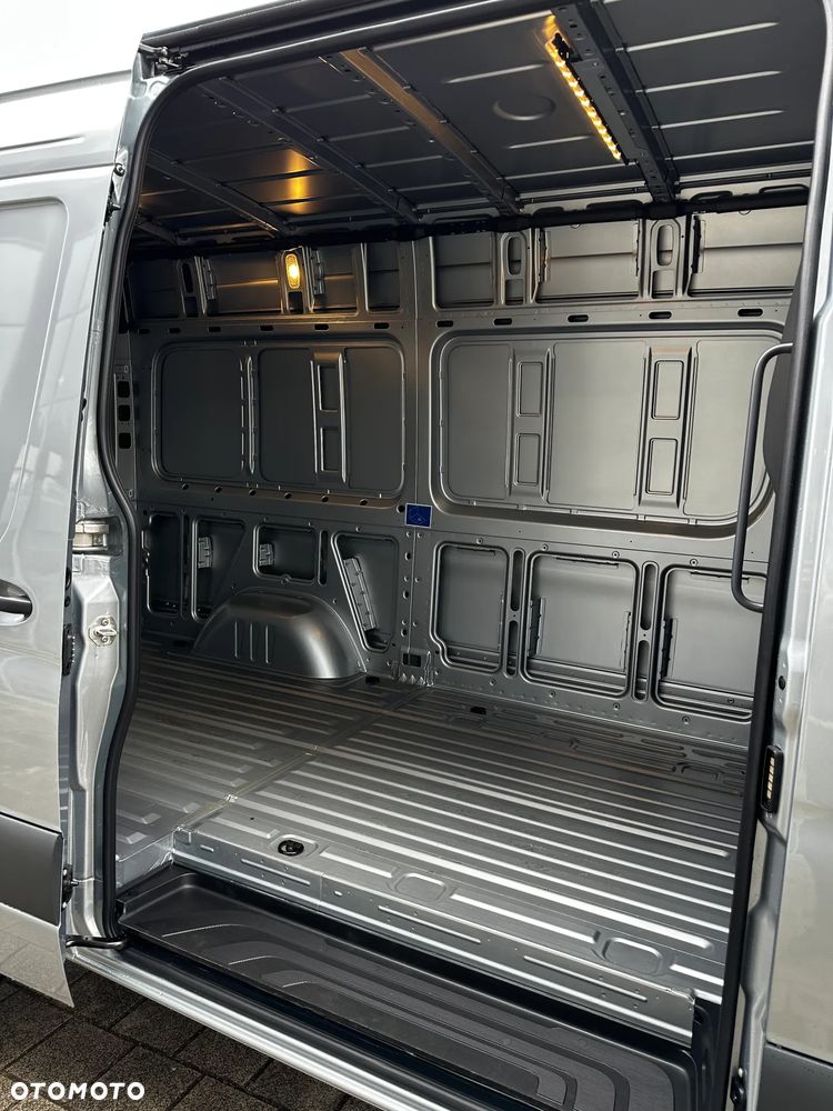 Mercedes-Benz Sprinter - 26