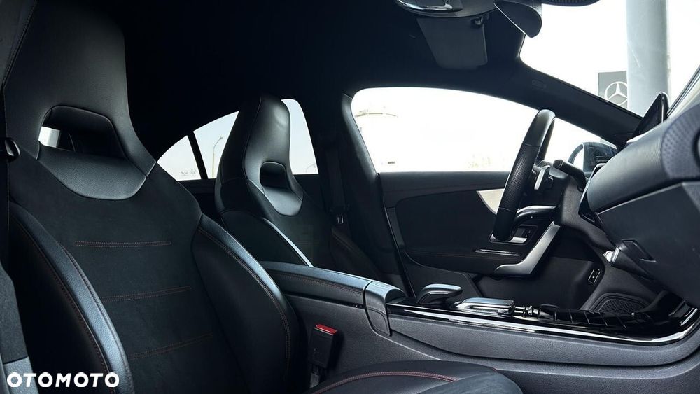 Mercedes-Benz CLA 250 e PHEV AMG Line 8G-DCT - 23