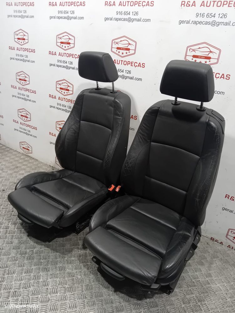 Conjunto de Bancos BMW Série 1 E82 Coupé Pack M em Pele Original - 11
