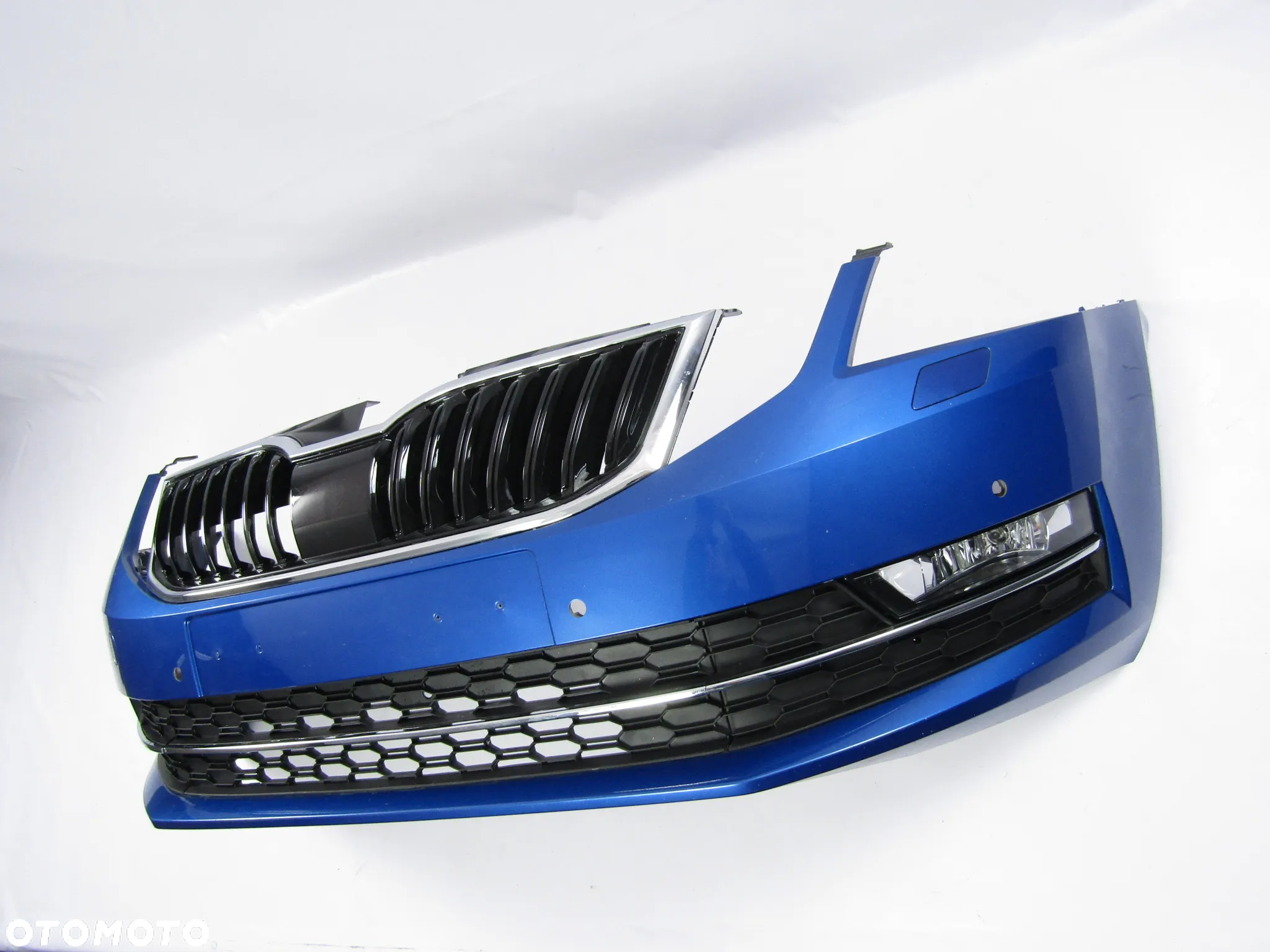 Zderzak przedni Skoda Octavia 3 17 - 20 Sprysk. / Pdc-4 LF5W - 9