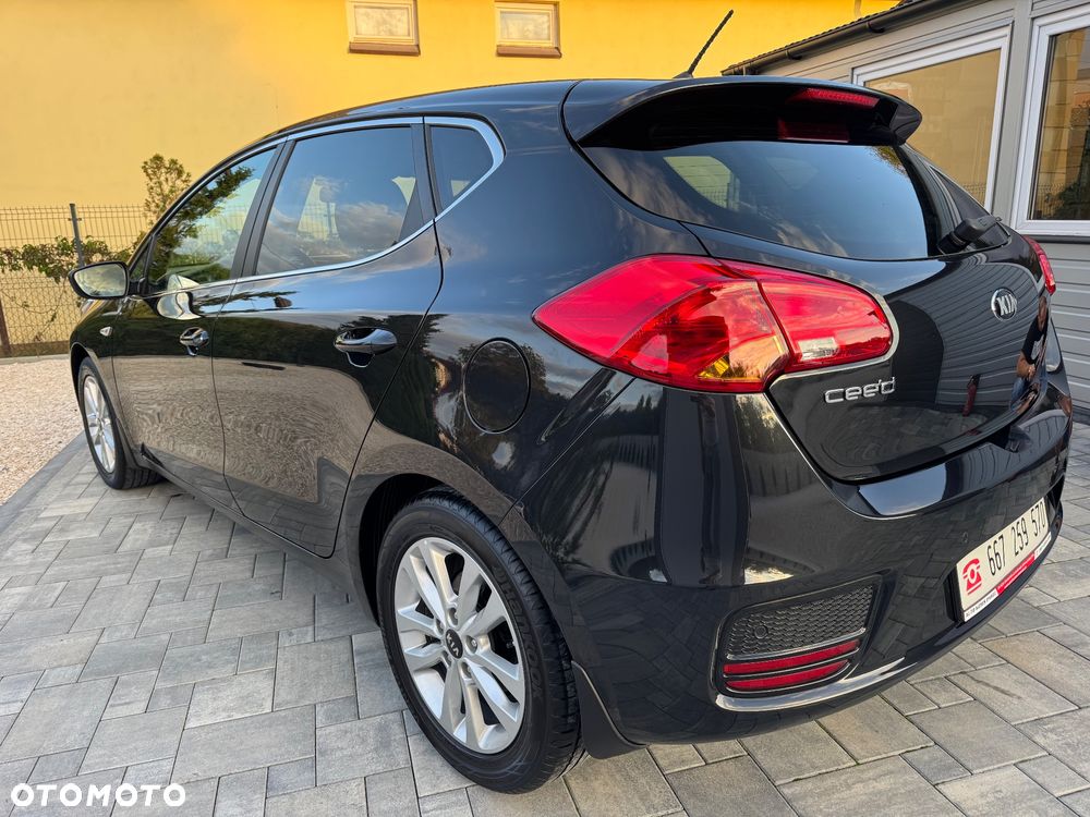 Kia Ceed 1.4 CVVT Dream-Team Edition - 18