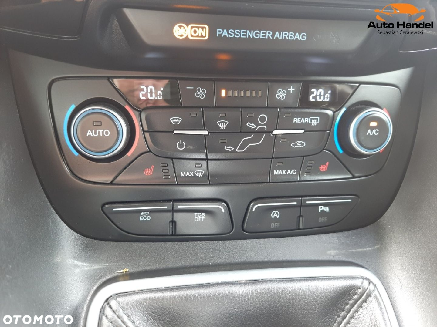 Ford Tourneo Connect Grand - 25