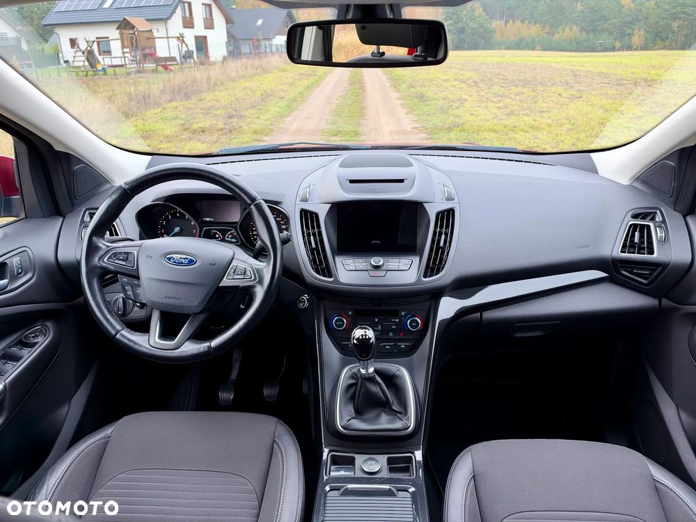 Ford Kuga 1.5 EcoBoost 2x4 Titanium - 10