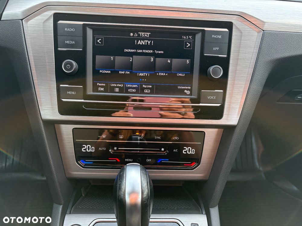 Volkswagen Passat - 14