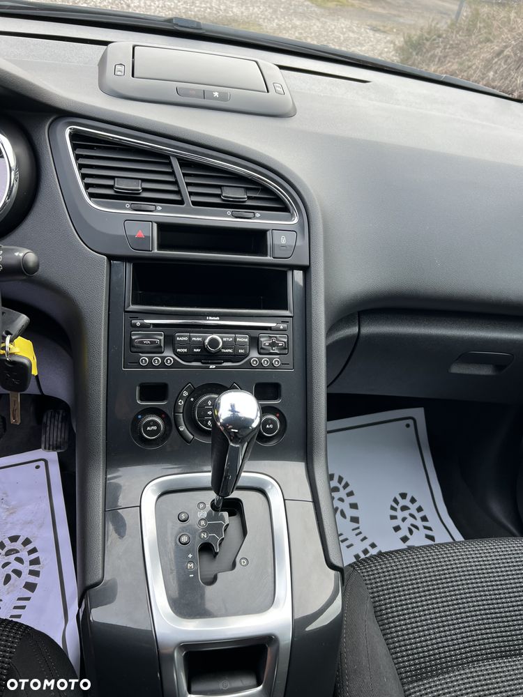 Peugeot 5008 - 31