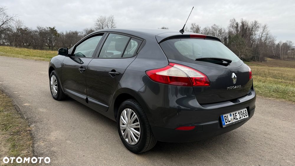 Renault Megane 1.6 16V 100 J'taime - 11