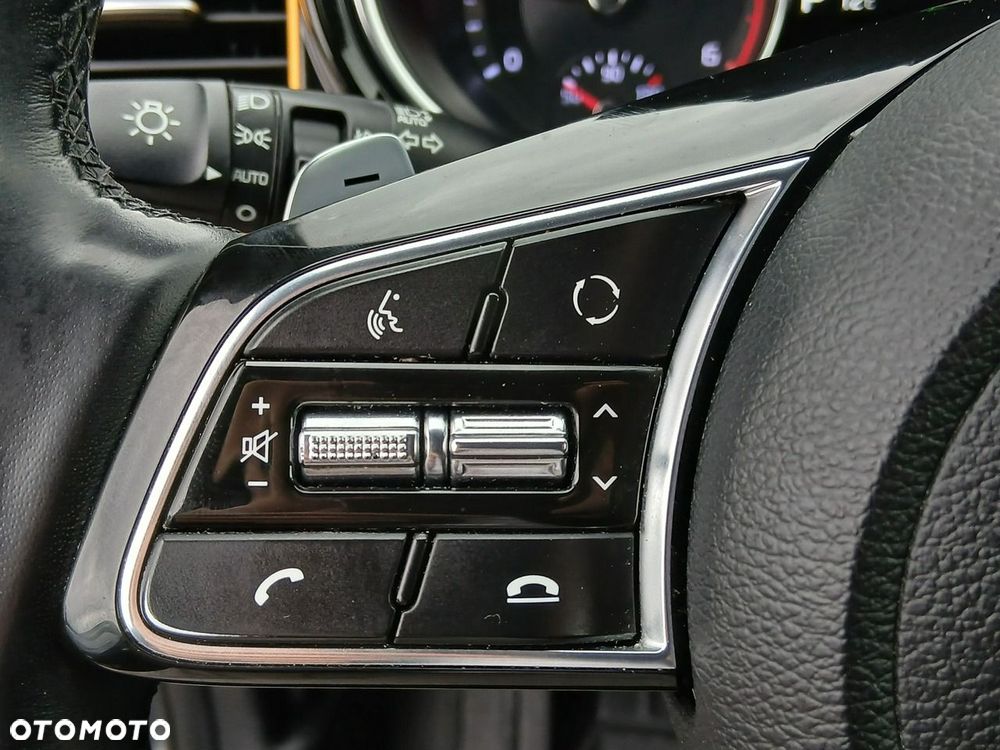 Kia XCeed - 25