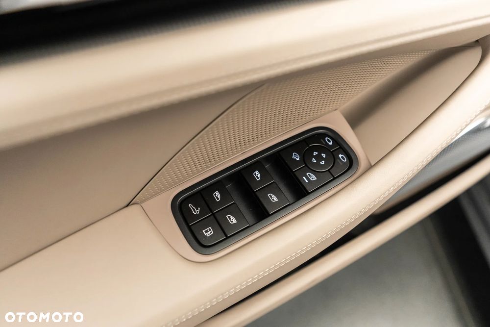 Porsche Panamera Turbo S E-Hybrid PHEV - 28