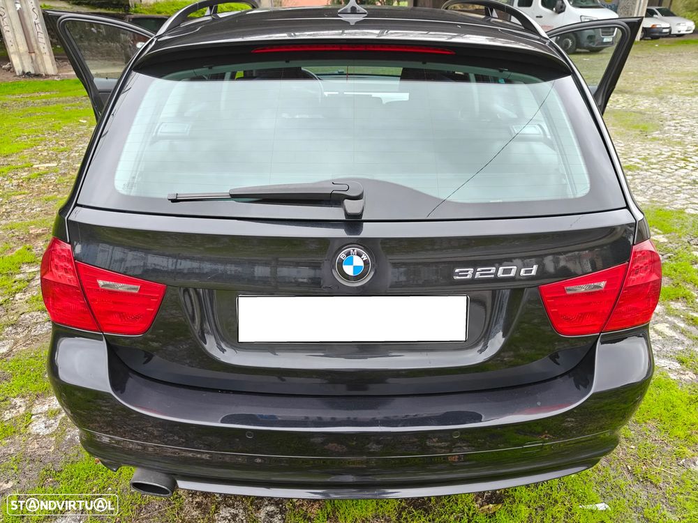 BMW 320 d Touring - 25
