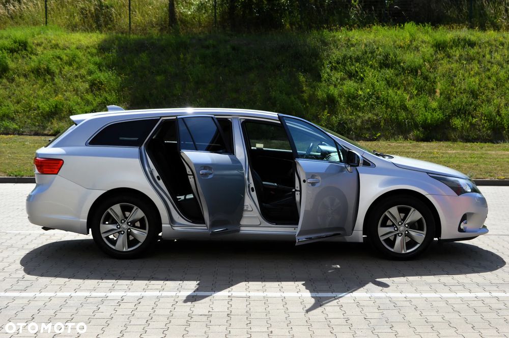Toyota Avensis 2.0 D-4D Sol - 28