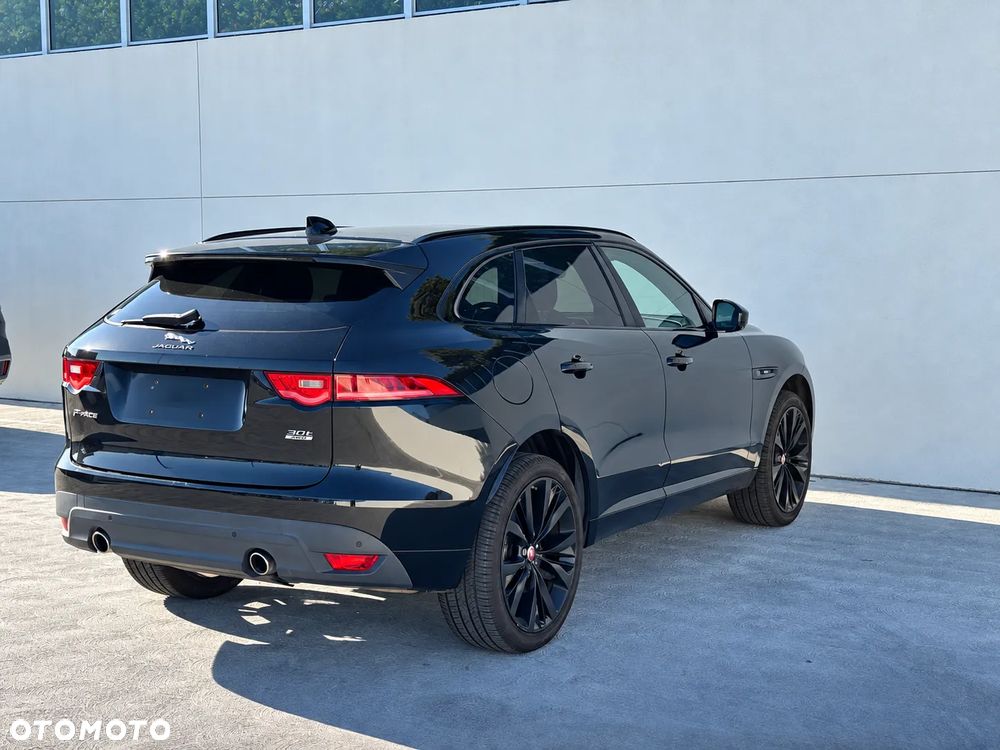 Jaguar F-Pace 30t AWD R-Sport - 7