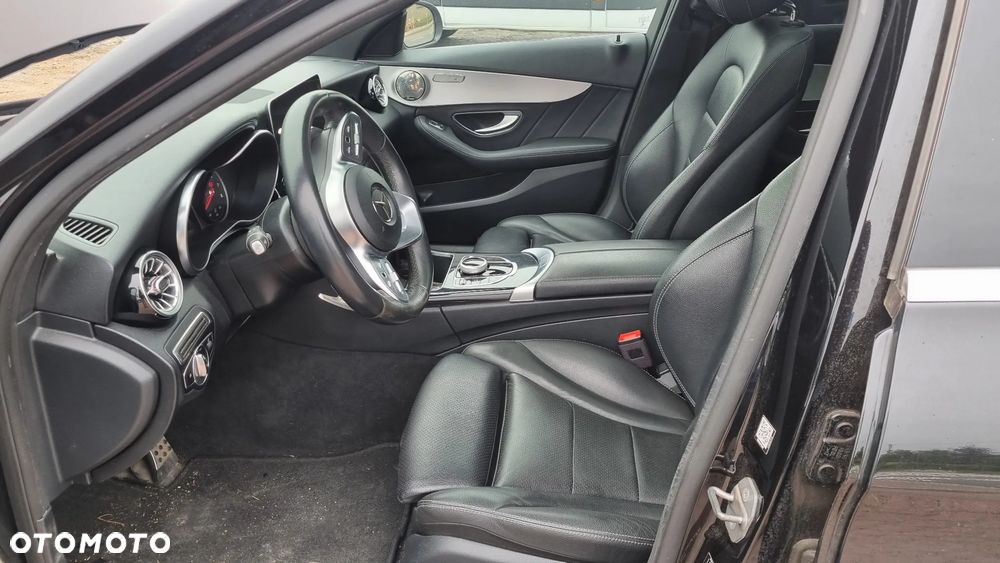 Mercedes-Benz Klasa C 300 9G-TRONIC AMG Line - 27