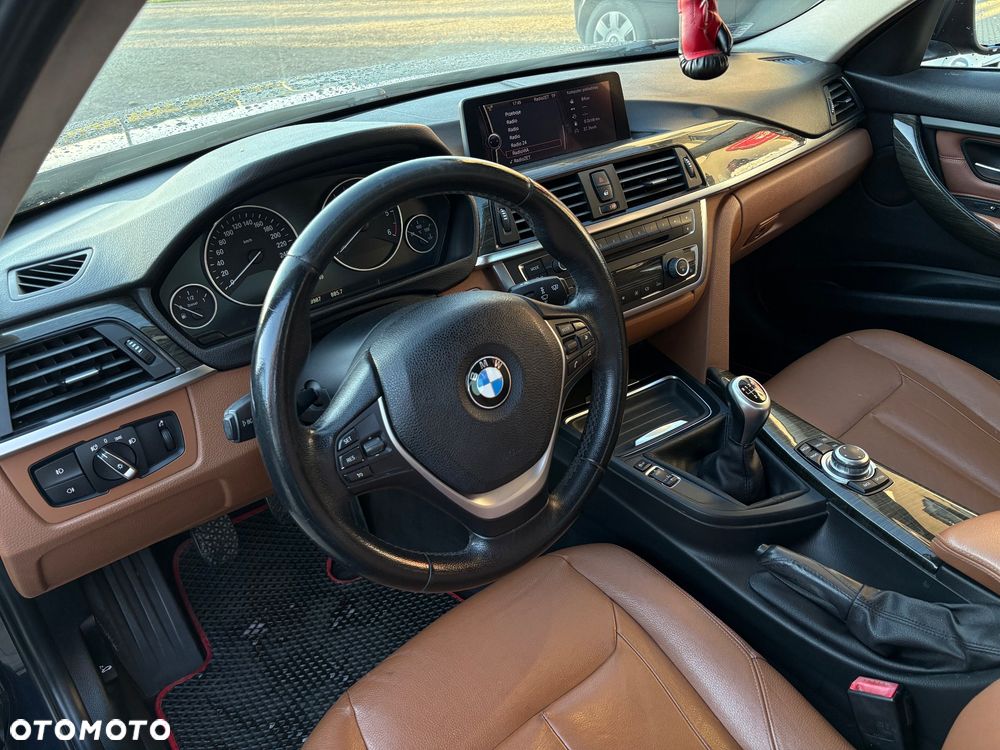 BMW 3 Series 2012 photo 5
