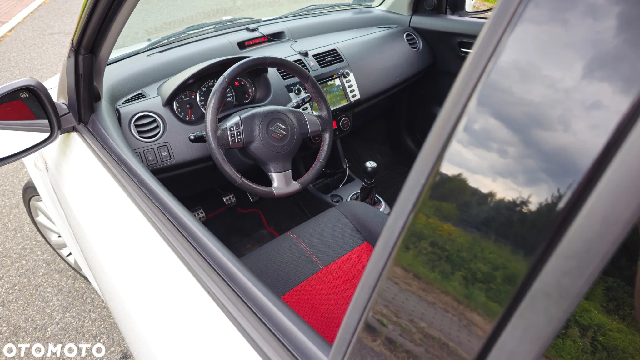 Suzuki Swift 1.6 Sport - 14
