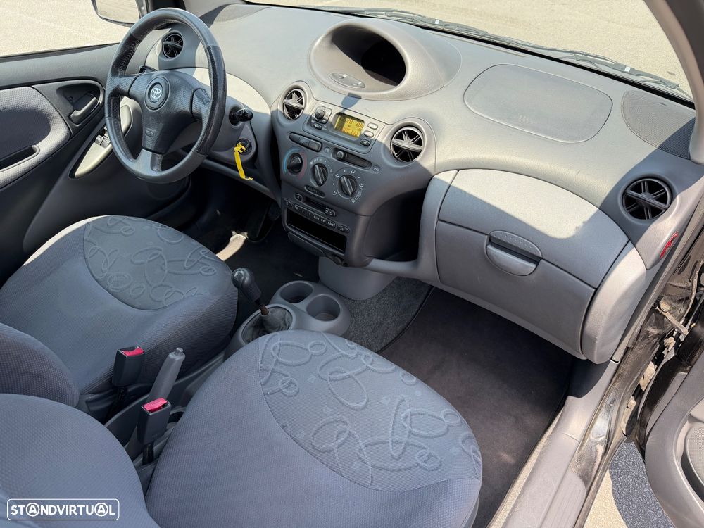Toyota Yaris 1.0 Base - 7