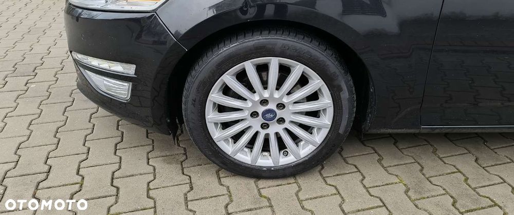 Ford Mondeo SW 2.0 EcoBoost Titanium - 37