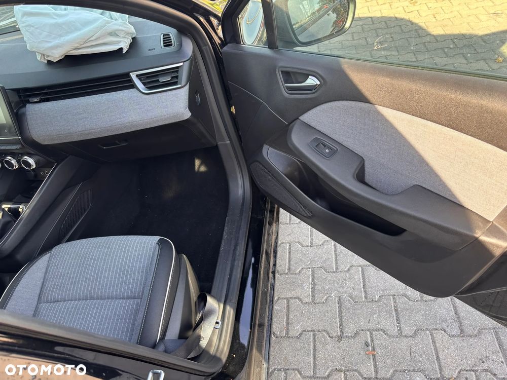 Renault Clio - 16