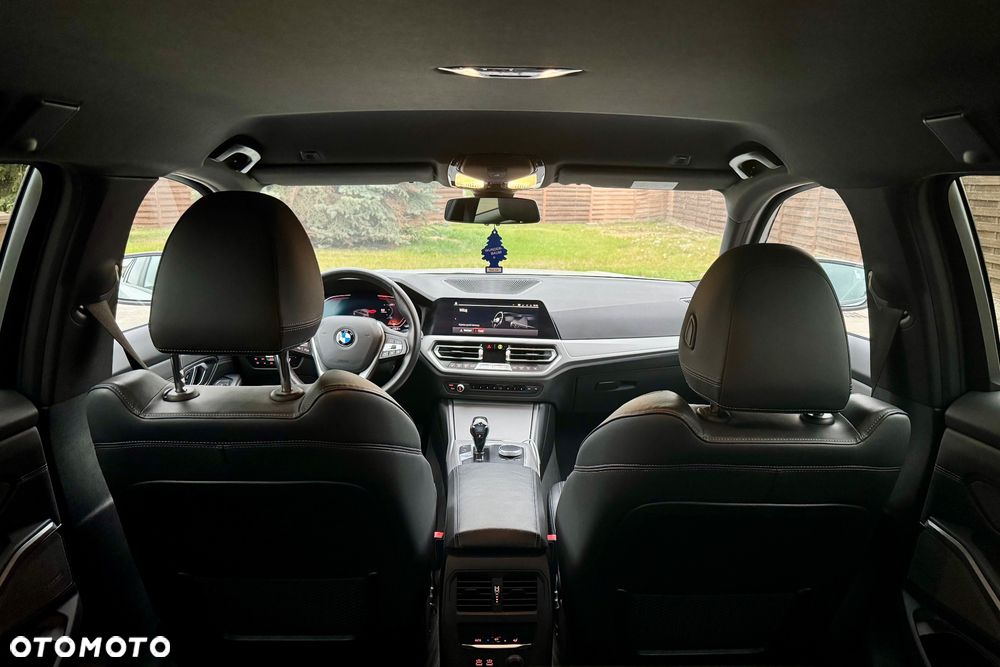 BMW Seria 3 330i Sport Line - 17