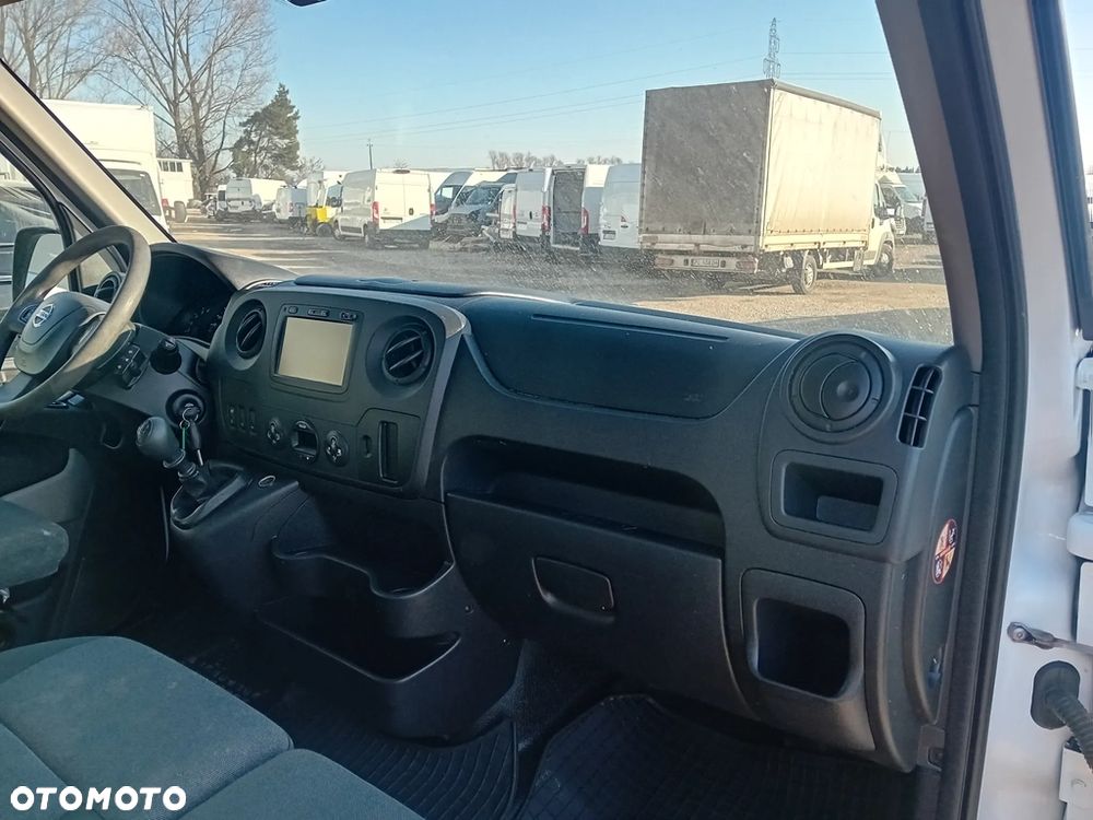 Nissan NV 400 - 15
