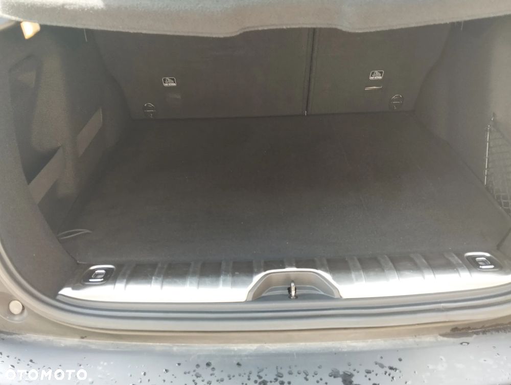 Peugeot 2008 1.2 Pure Tech GPF Allure S&S - 17