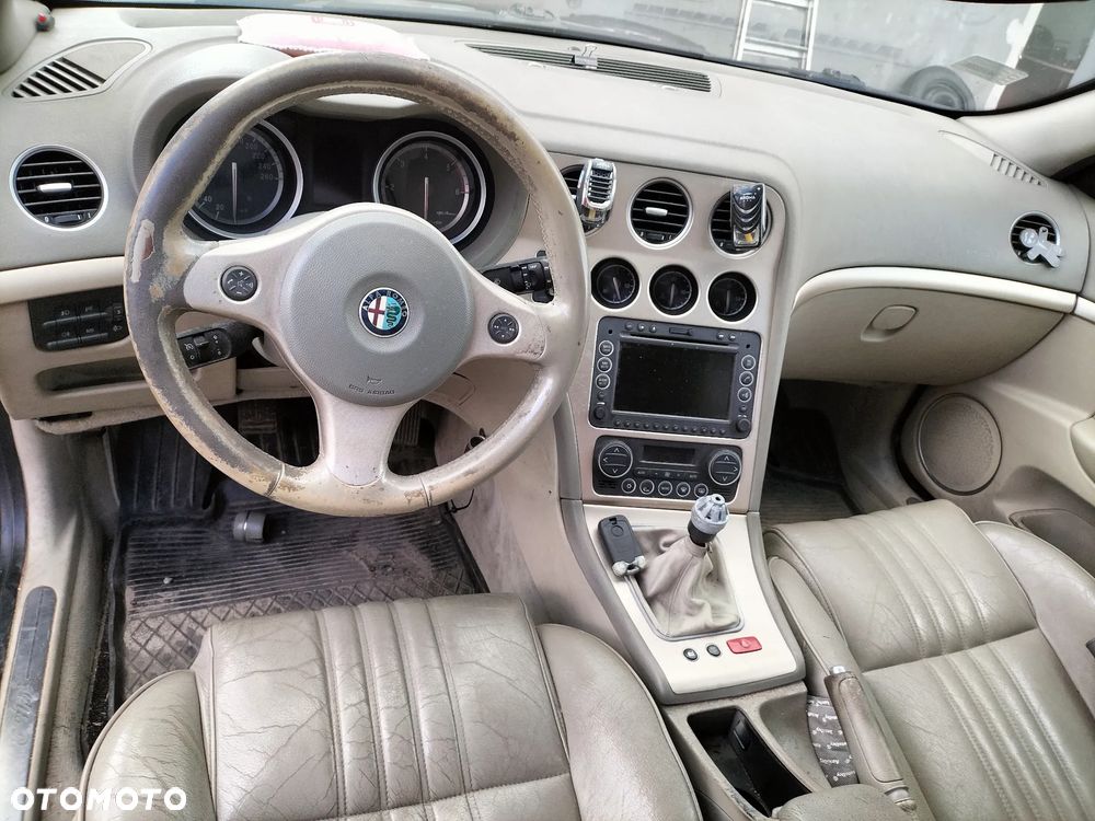 ALFA ROMEO 159 1.9 JTDm 16V 150KM 651 DRZWI PRZÓD LEWY PRAWY TYŁ KLAPA ZDERZAK PRZEDNI TYLNI MASKA BŁOTNIK LAMPA PAS PRZEDNI SZYBA LUSTERKO SILNIK SKRZYNIA CAŁY NA CZĘŚCI - 5