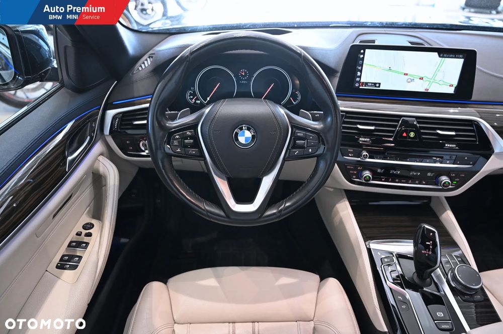 BMW Seria 5 520d xDrive - 11