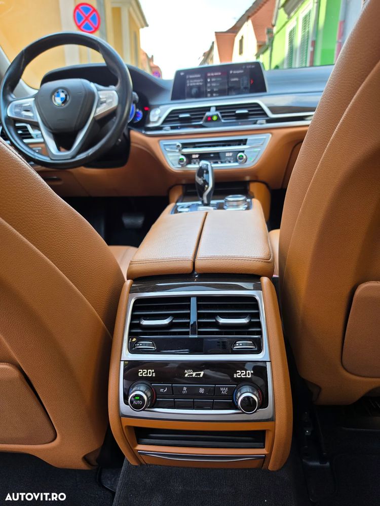 BMW Seria 7 740Li - 12