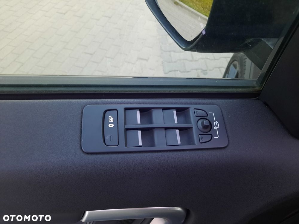 Land Rover Discovery Sport 2.0 TD4 HSE Luxury - 17