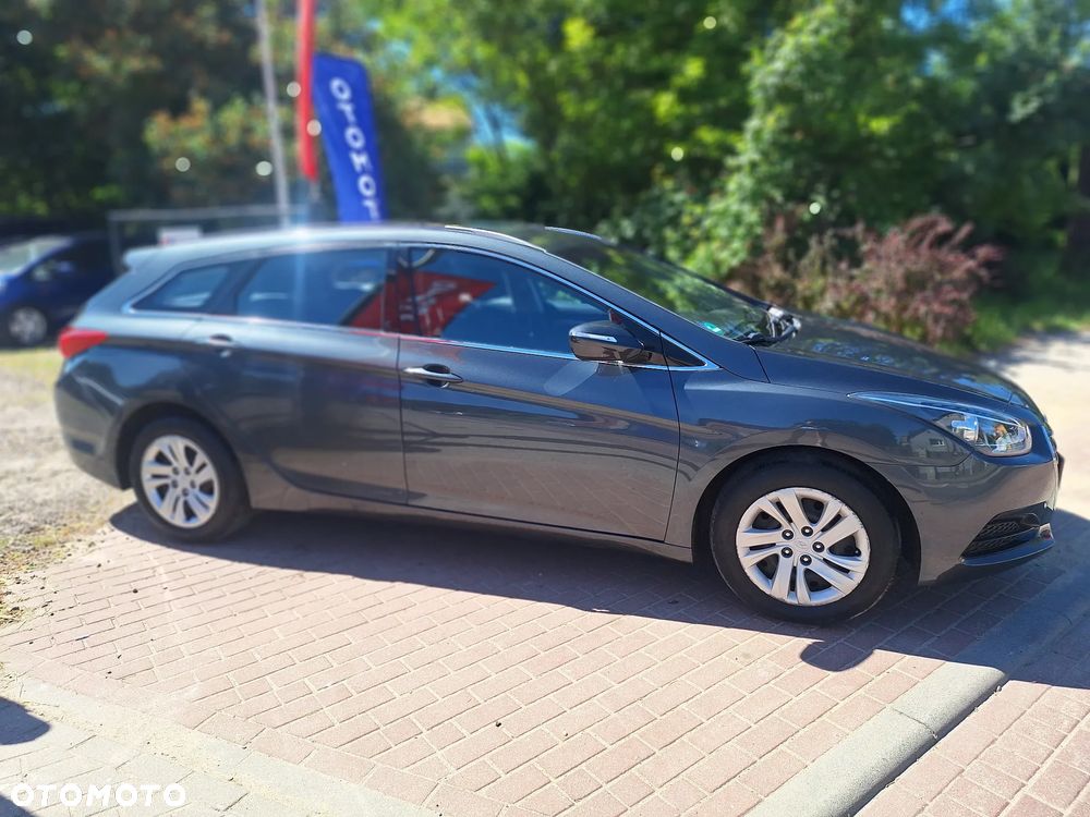 Hyundai i40 Kombi blue 1.6 Trend - 7
