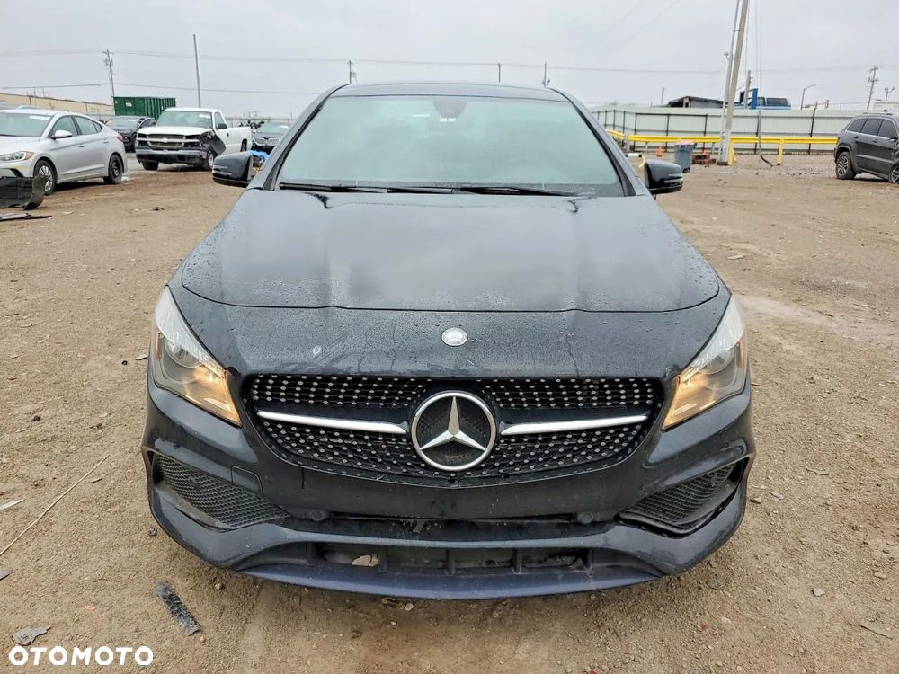 Mercedes-Benz CLA 250 4Matic 7G-DCT - 5