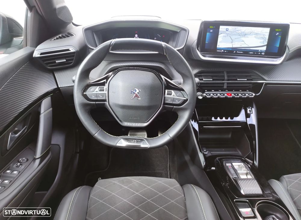 Peugeot e-208 GT - 18
