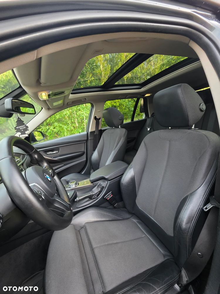 BMW Seria 3 320d xDrive Modern Line - 11