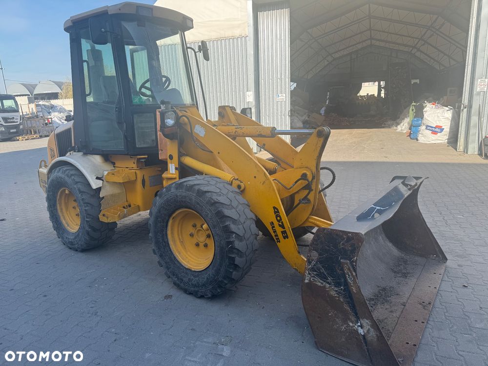 JCB 407B - 2