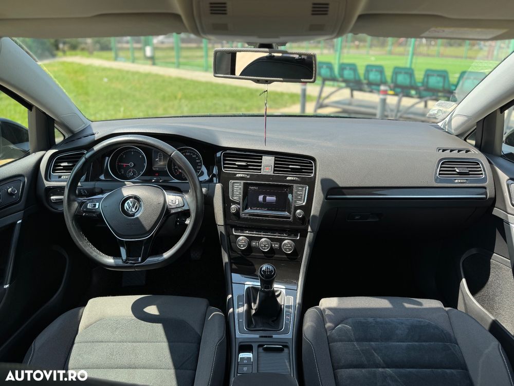 Volkswagen Golf 1.6 TDI DPF Highline - 5