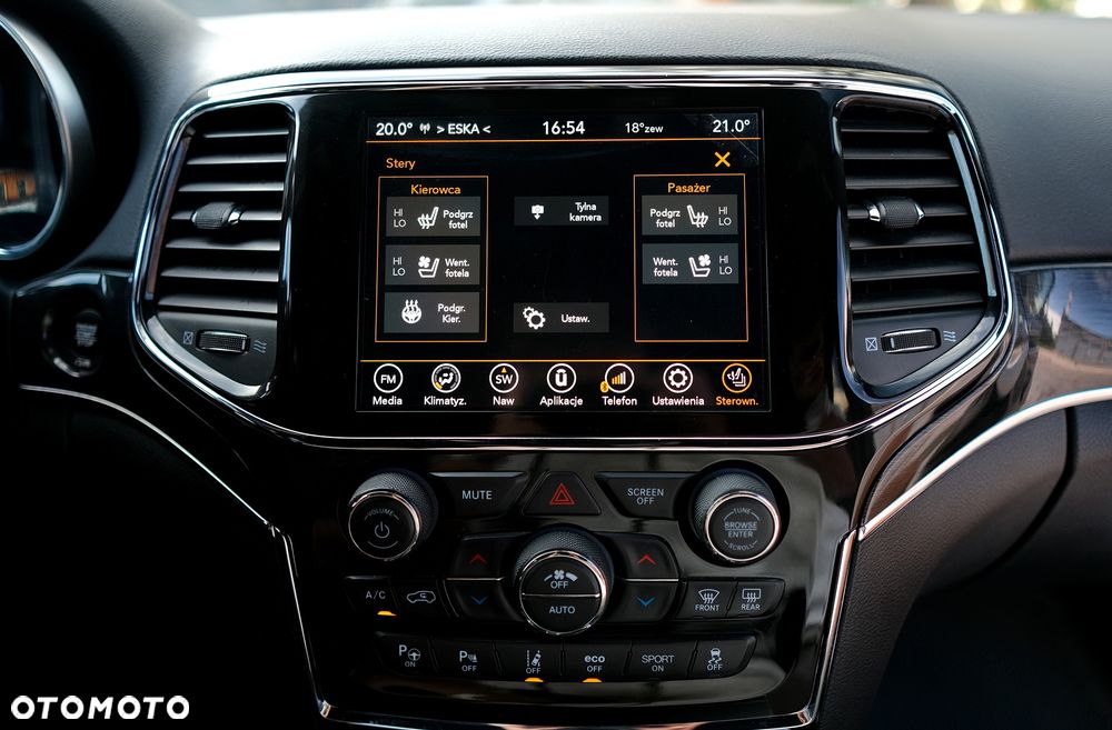 Jeep Grand Cherokee - 28