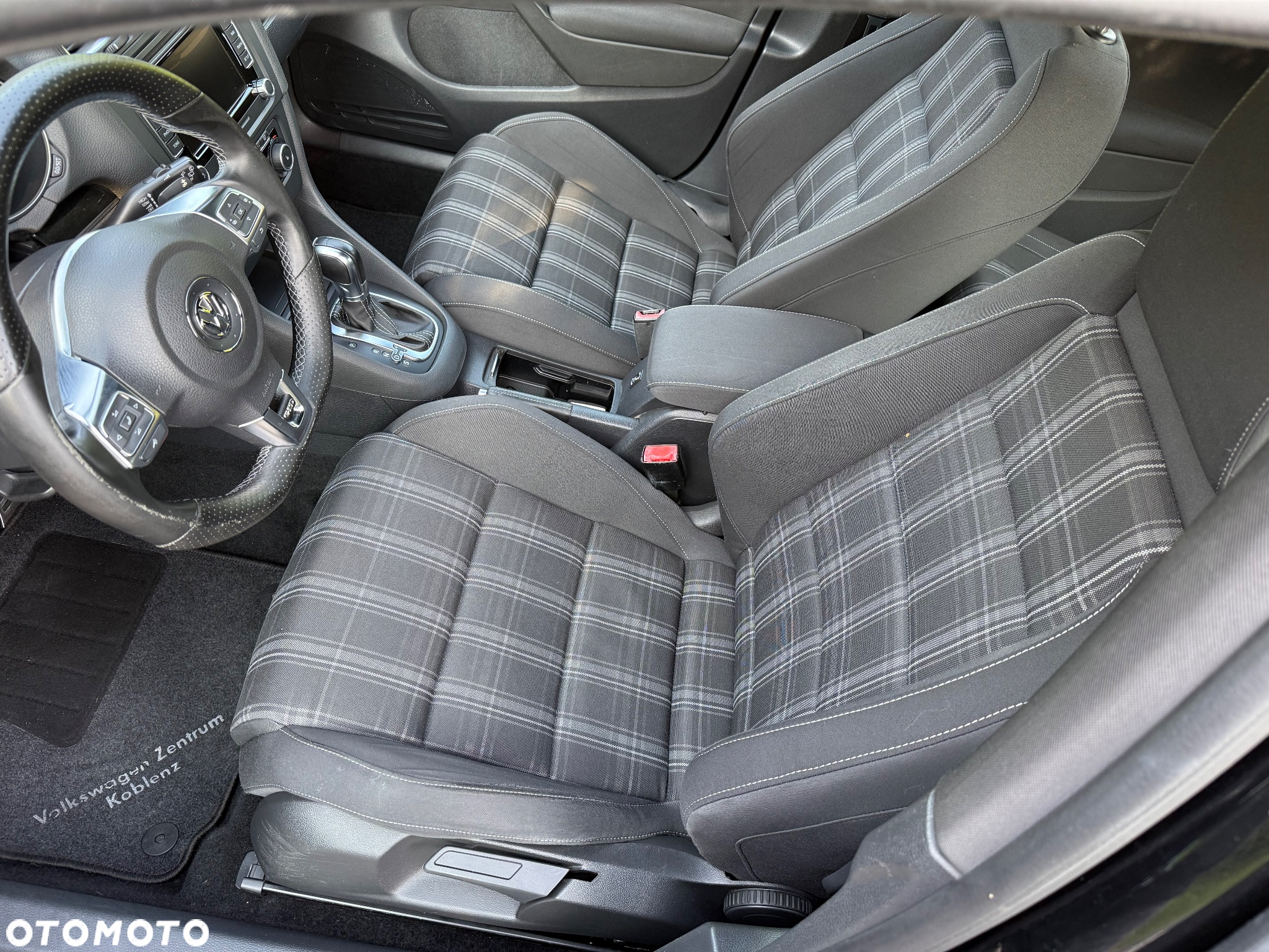 Volkswagen Golf VI 2.0 TDI GTD DSG - 10