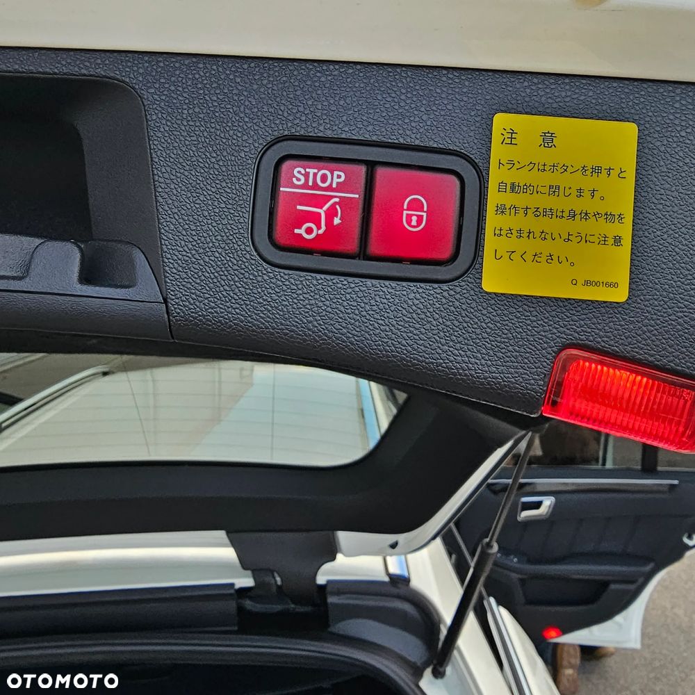 Mercedes-Benz Klasa E 63 AMG 4Matic AMG Speedshift MCT - 28