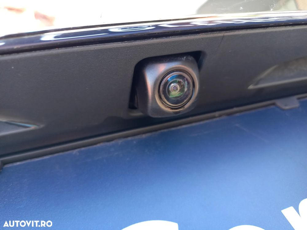 Toyota Corolla 1.8 HSD Dynamic - 8